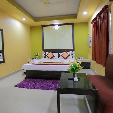 Hotel Pushpak Bhubaneswar Dış mekan fotoğraf