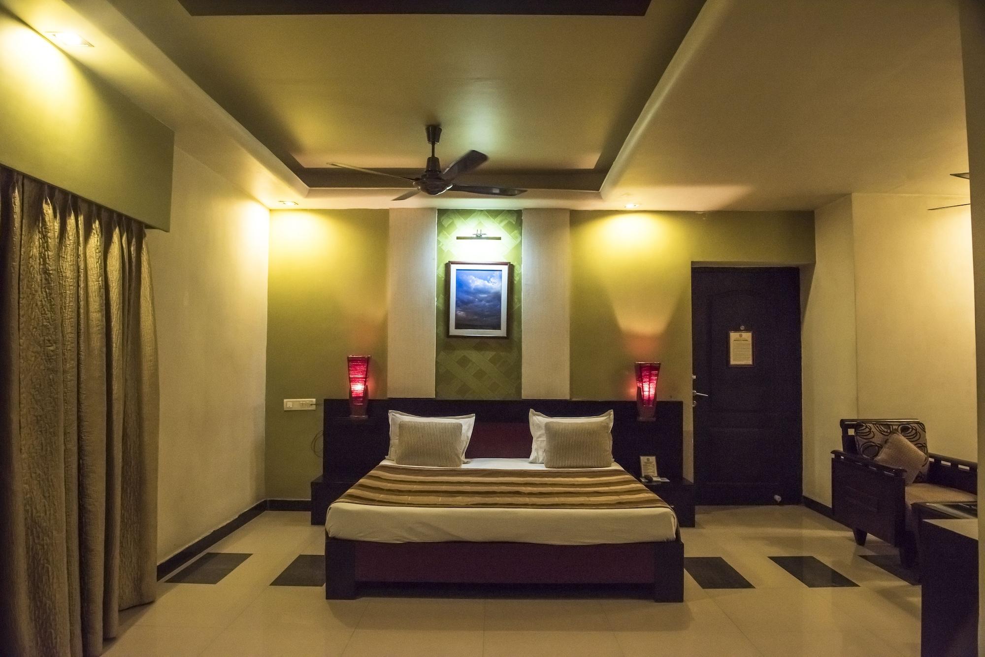 Hotel Pushpak Bhubaneswar Dış mekan fotoğraf