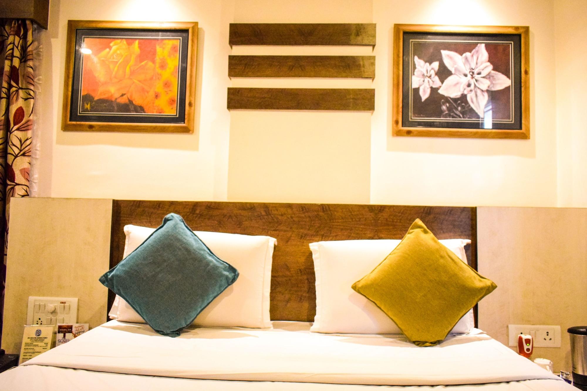 Hotel Pushpak Bhubaneswar Dış mekan fotoğraf