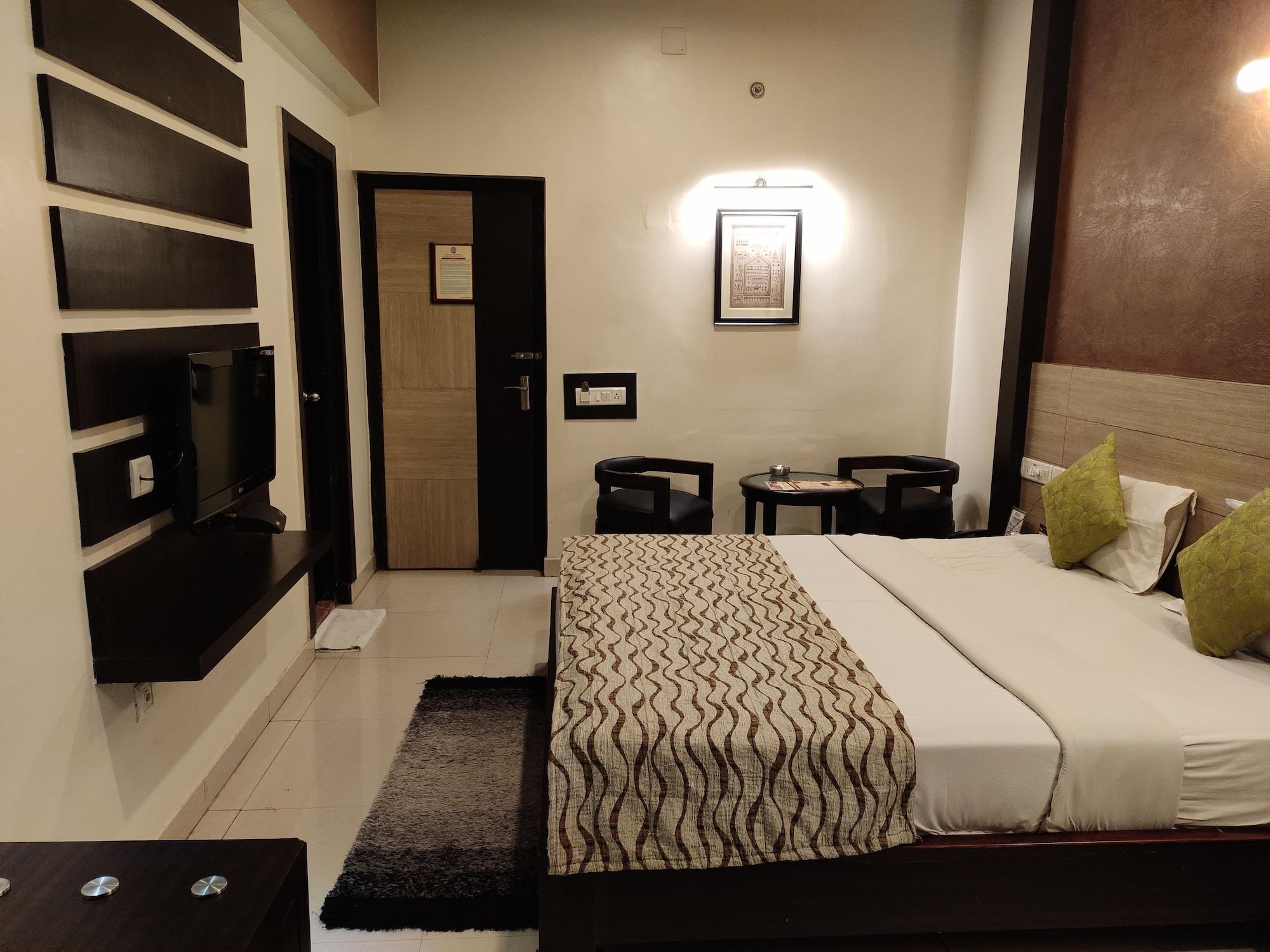 Hotel Pushpak Bhubaneswar Dış mekan fotoğraf