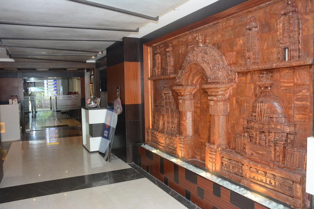 Hotel Pushpak Bhubaneswar Dış mekan fotoğraf