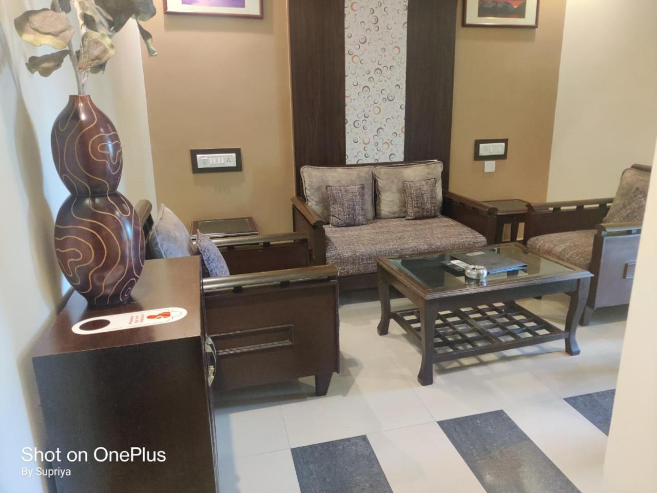Hotel Pushpak Bhubaneswar Dış mekan fotoğraf