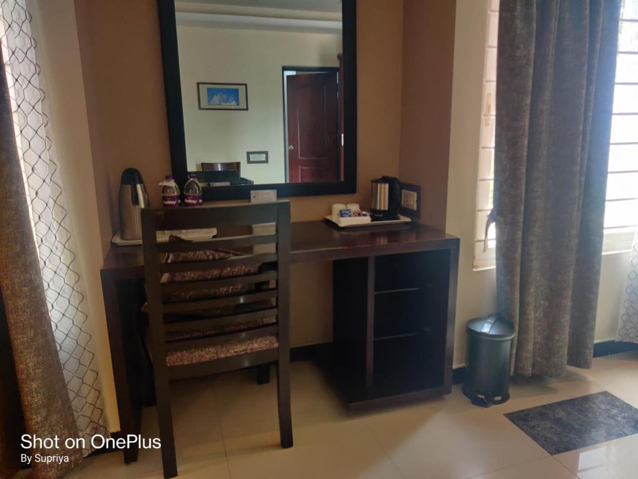 Hotel Pushpak Bhubaneswar Dış mekan fotoğraf