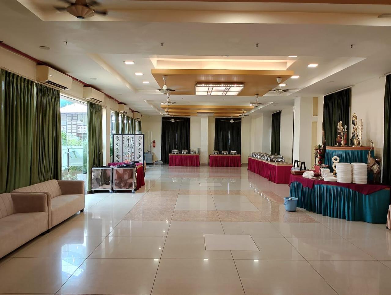 Hotel Pushpak Bhubaneswar Dış mekan fotoğraf