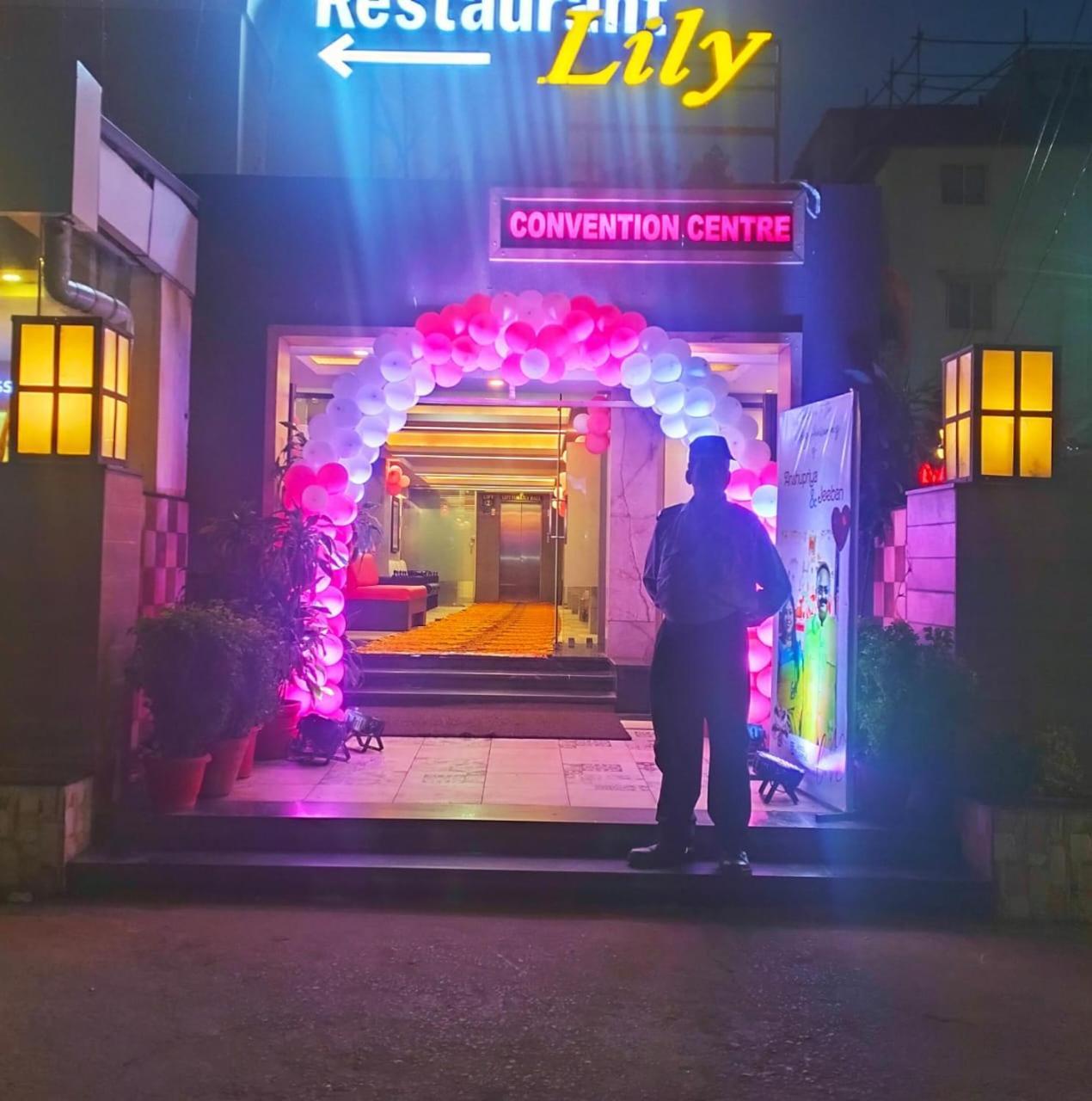 Hotel Pushpak Bhubaneswar Dış mekan fotoğraf