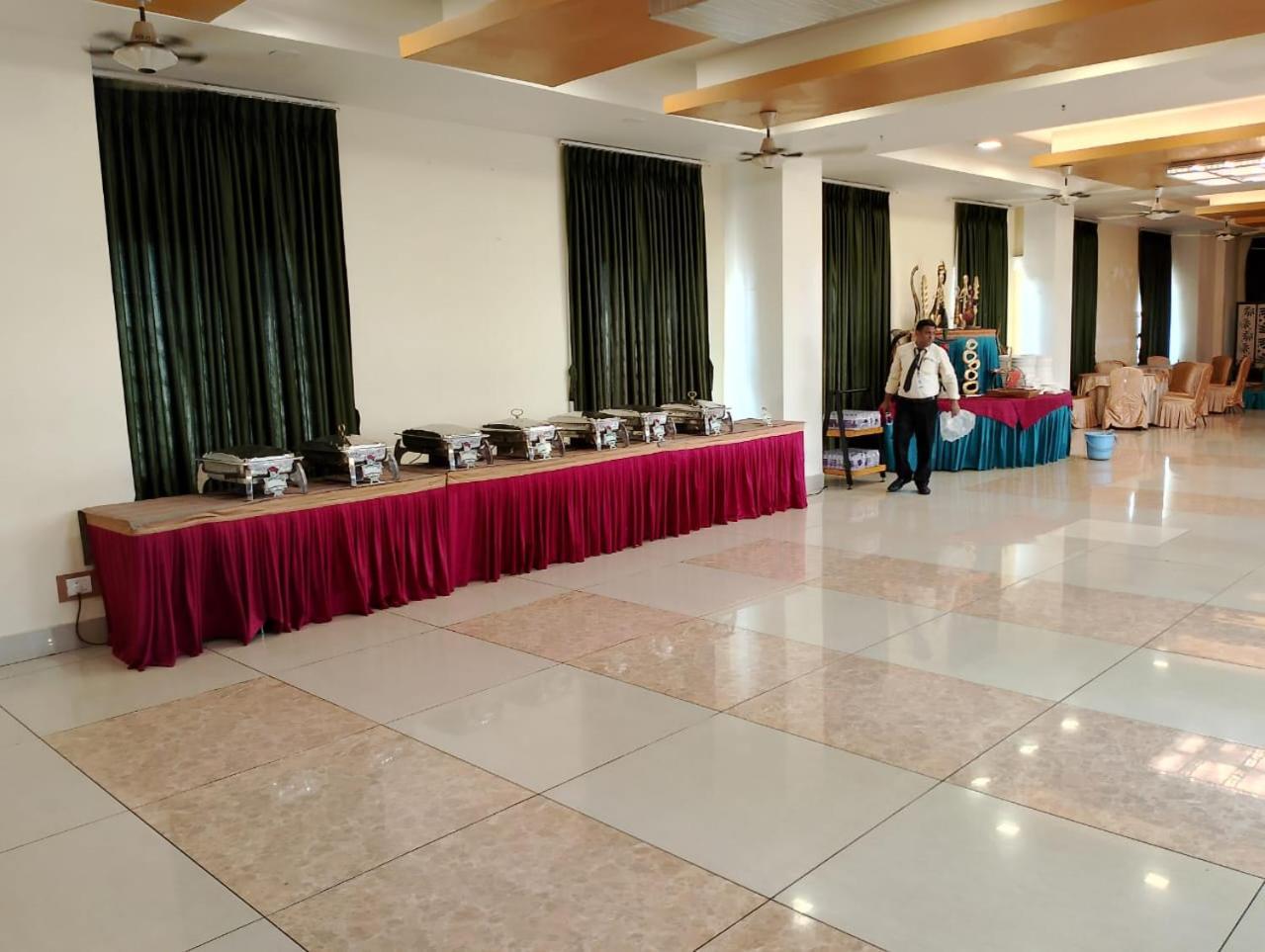 Hotel Pushpak Bhubaneswar Dış mekan fotoğraf