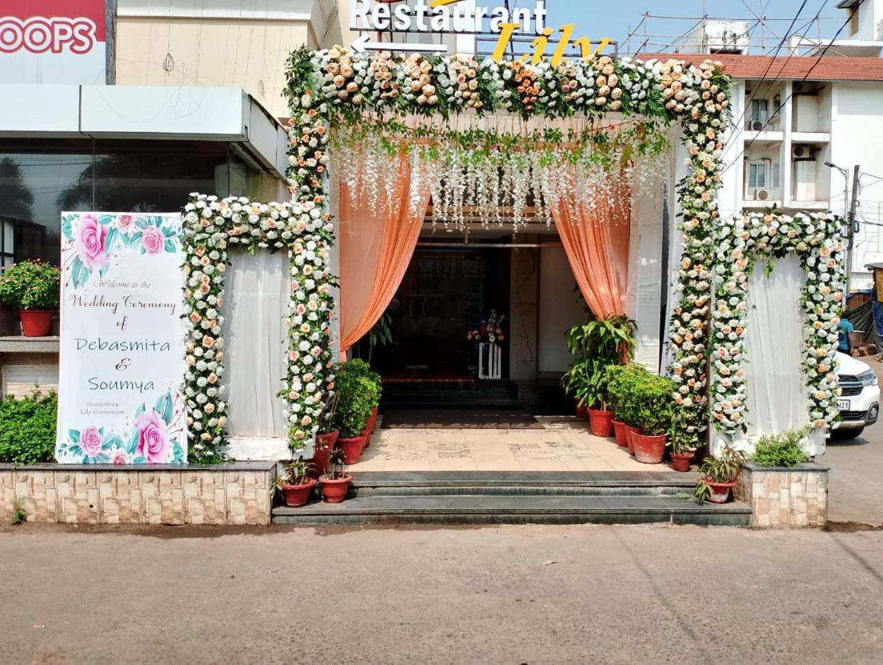 Hotel Pushpak Bhubaneswar Dış mekan fotoğraf