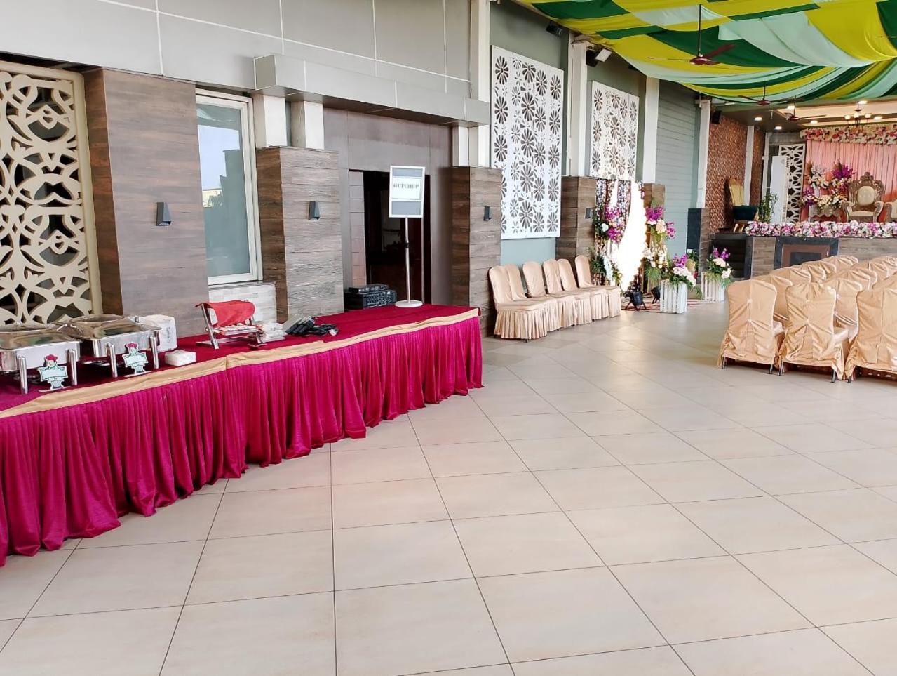 Hotel Pushpak Bhubaneswar Dış mekan fotoğraf