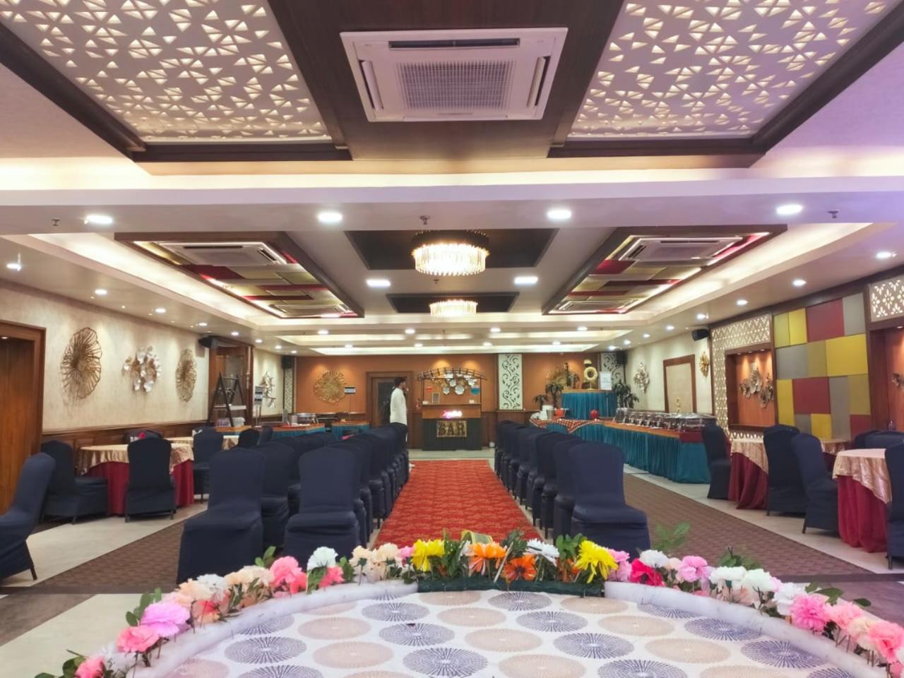 Hotel Pushpak Bhubaneswar Dış mekan fotoğraf