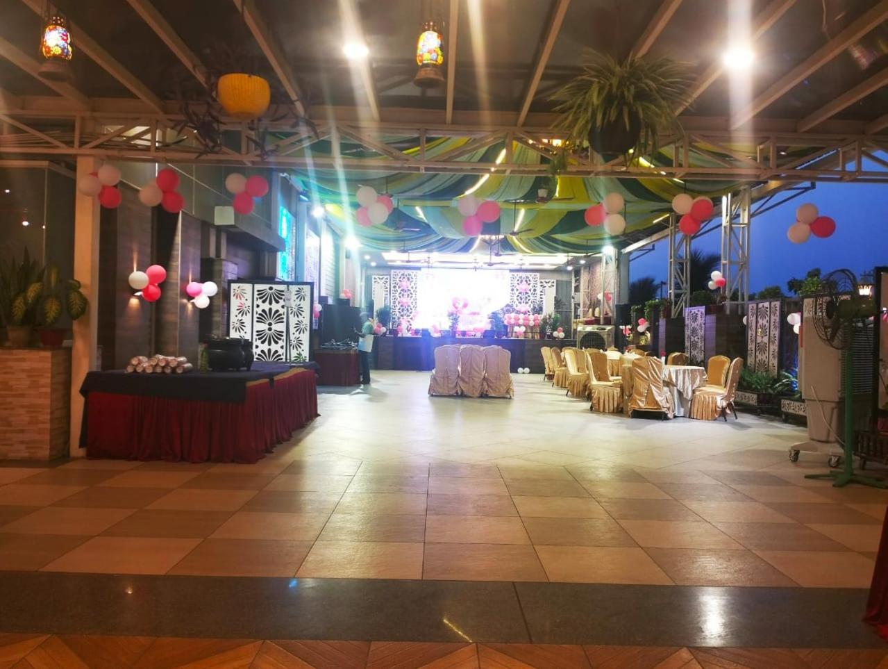 Hotel Pushpak Bhubaneswar Dış mekan fotoğraf