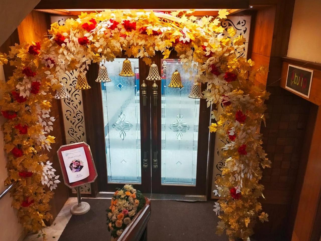 Hotel Pushpak Bhubaneswar Dış mekan fotoğraf