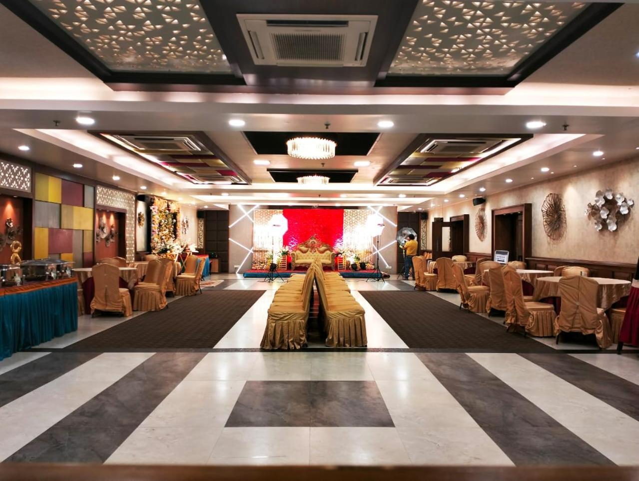 Hotel Pushpak Bhubaneswar Dış mekan fotoğraf