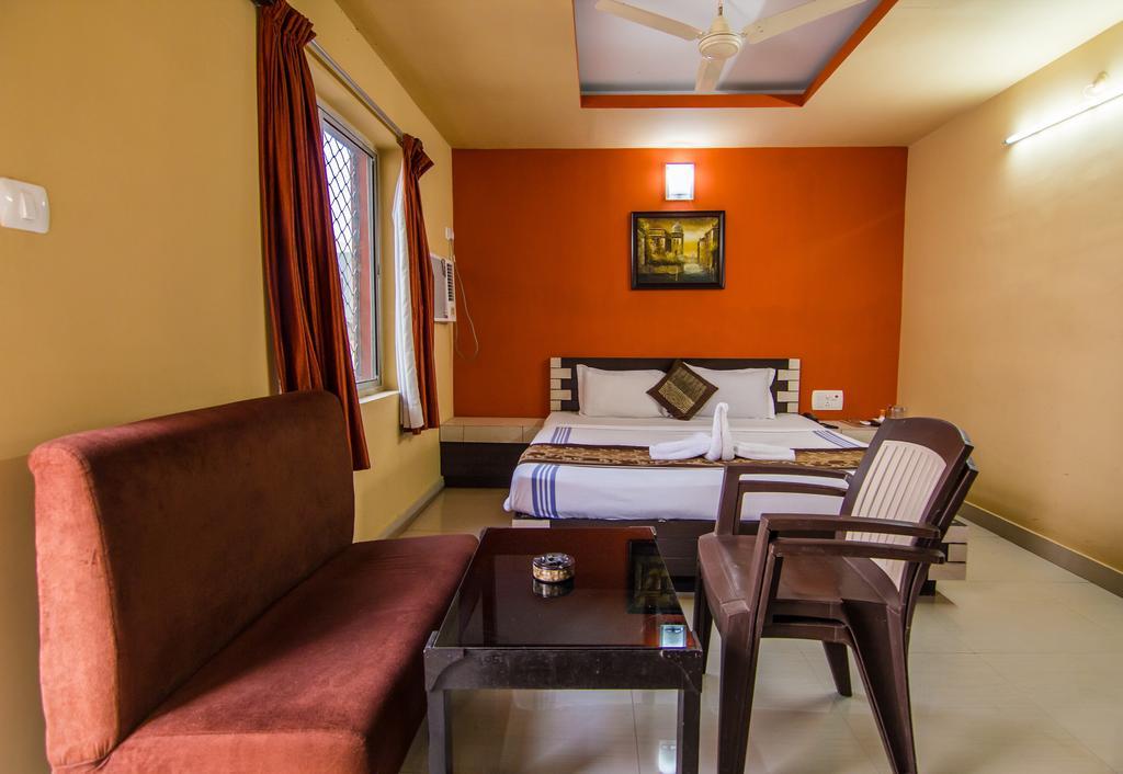 Hotel Pushpak Bhubaneswar Dış mekan fotoğraf