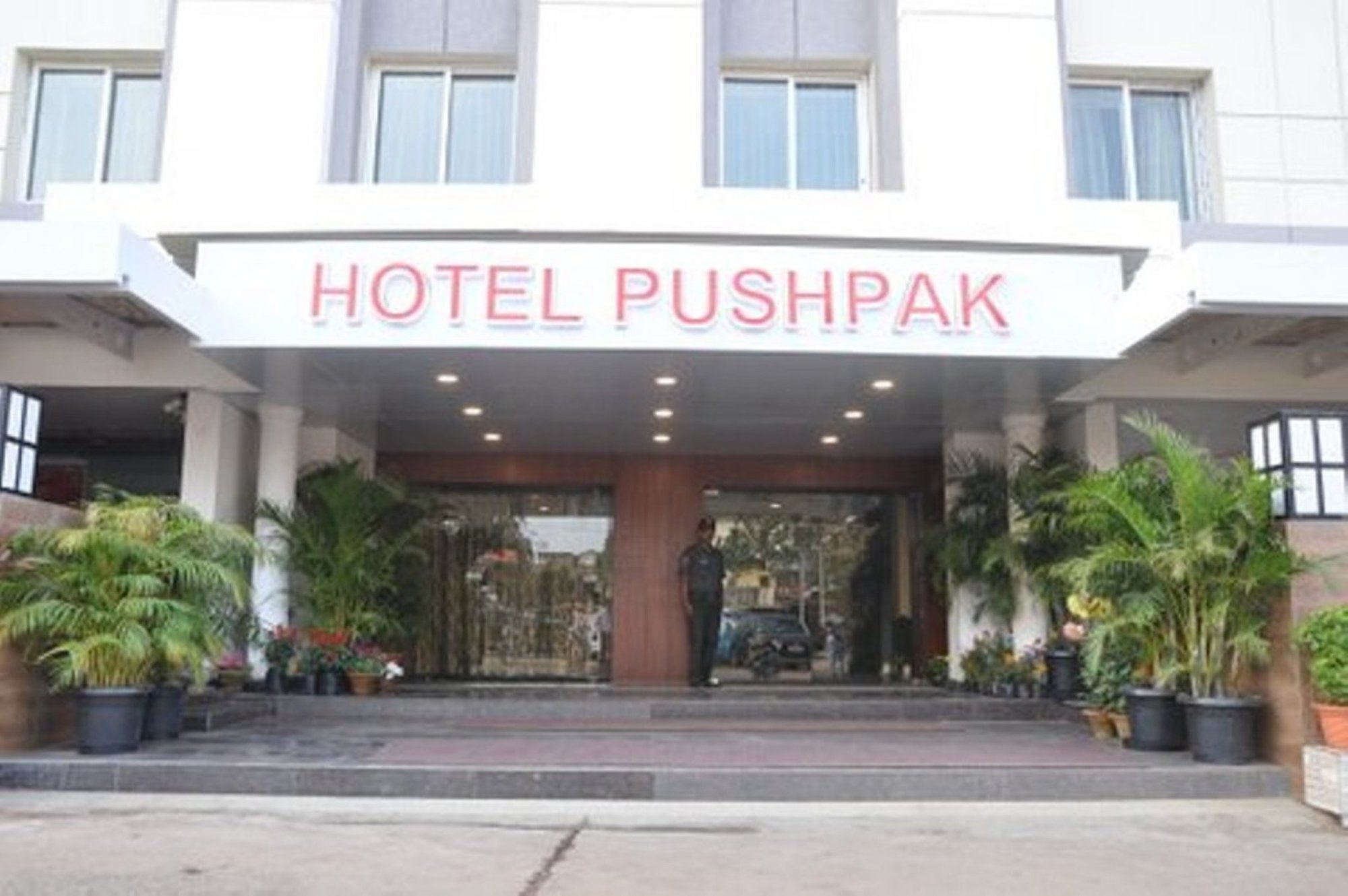 Hotel Pushpak Bhubaneswar Dış mekan fotoğraf
